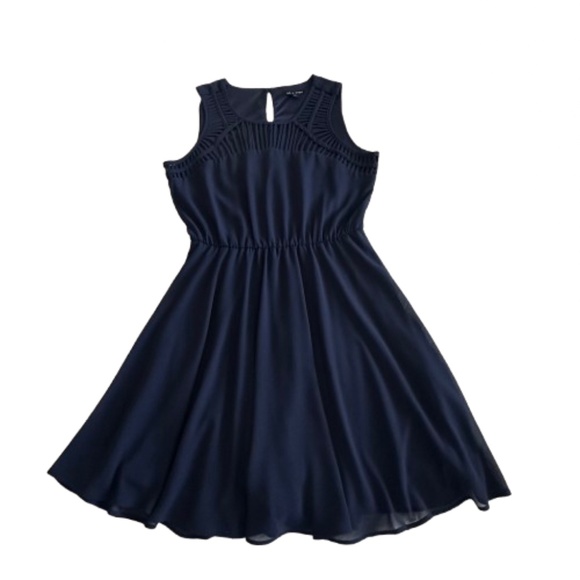 As U Wish Women' 9 Navy Sleeveless Round Neck Lined Chiffon Mini Dress - Picture 6 of 16